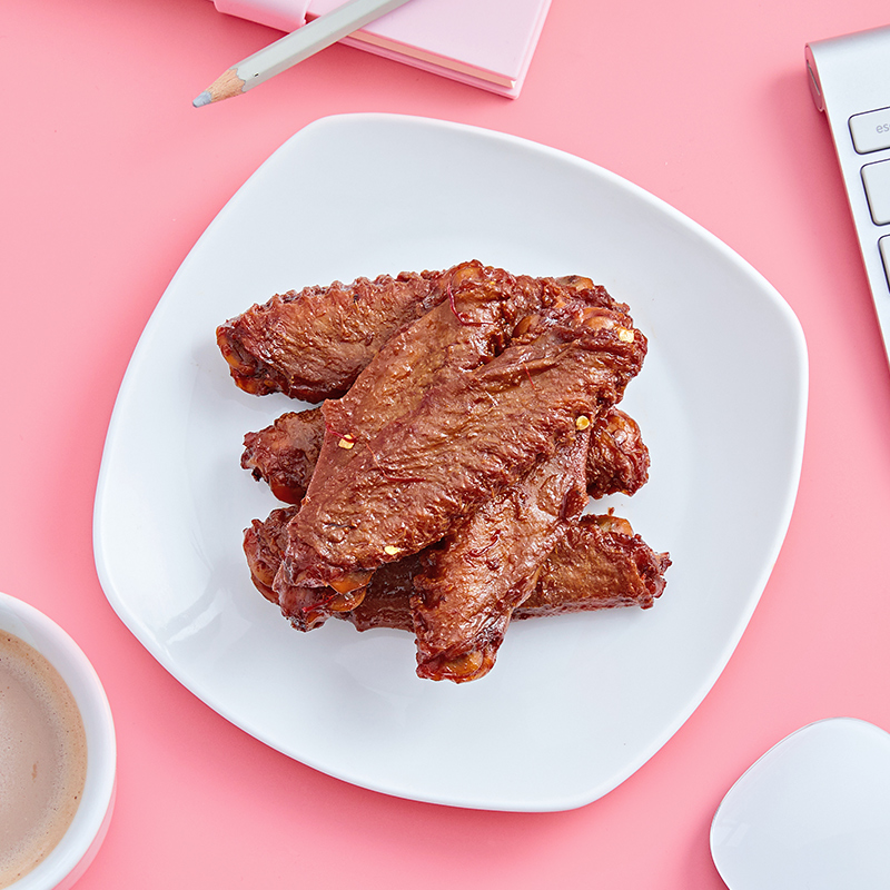 周黑鴨鴨翅中滷味零食